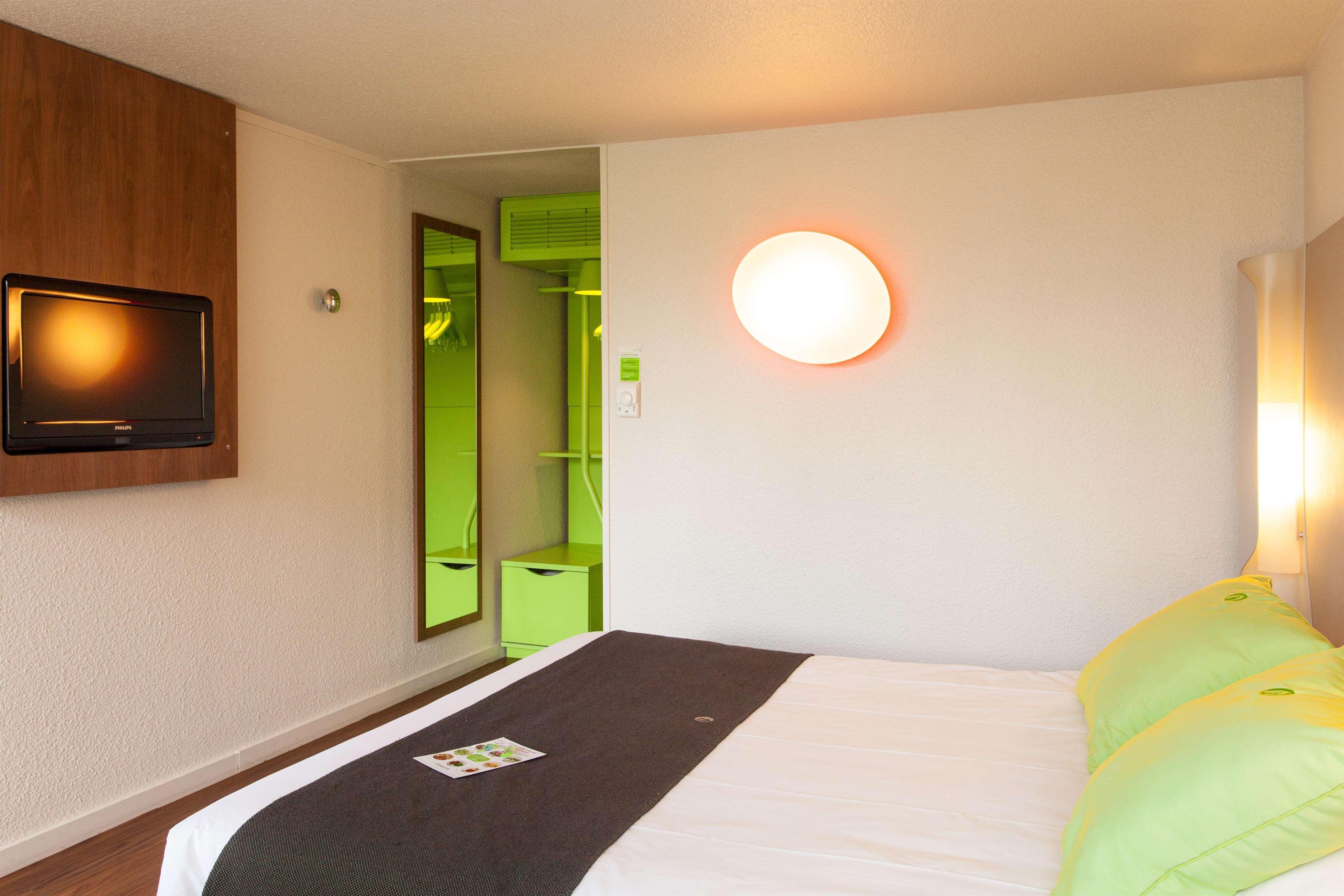 แคมปานิล พอยติเย่ ซุด เอโรปอร์ต Hotel ปัวติเยร์ ภายนอก รูปภาพ